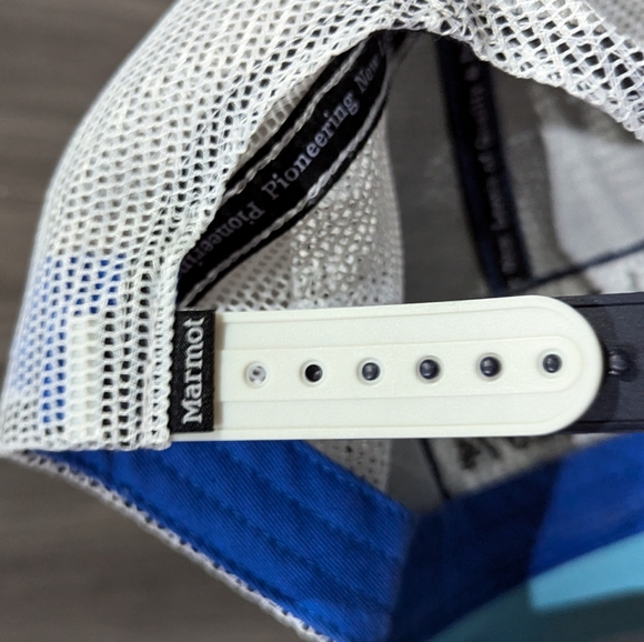 Marmot Mountain Snapback Trucker Hat - Picture 4 of 4